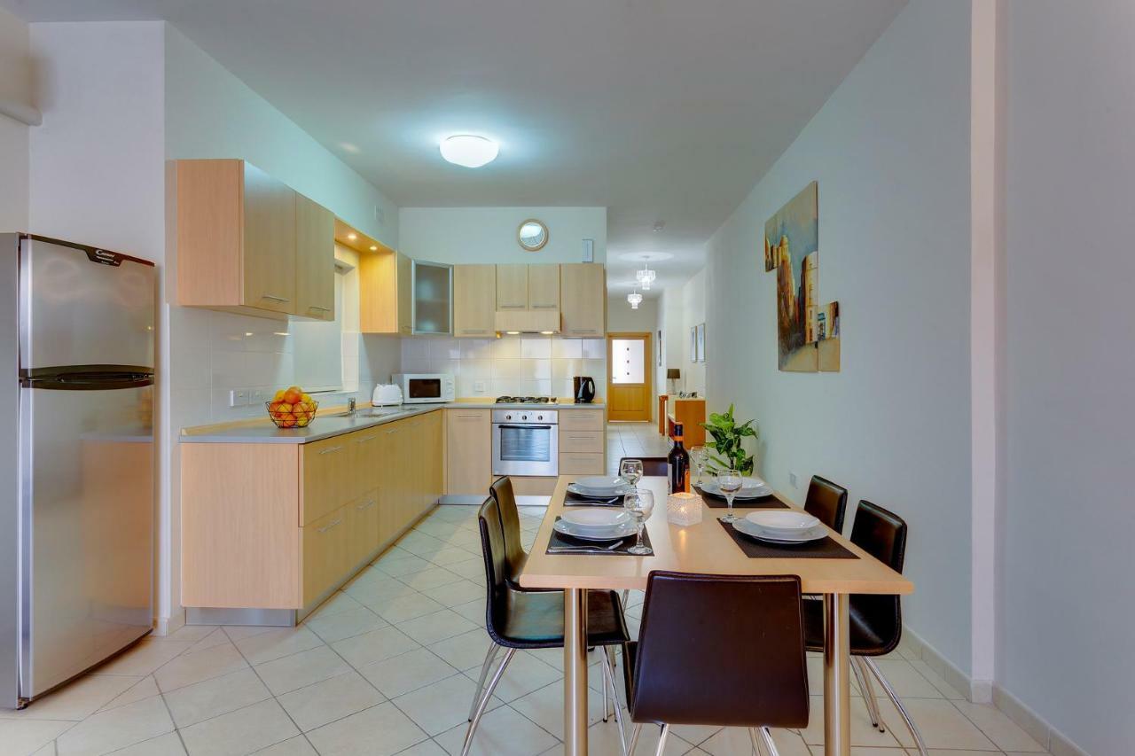 Spacious, Top Location Sliema Apartment Esterno foto
