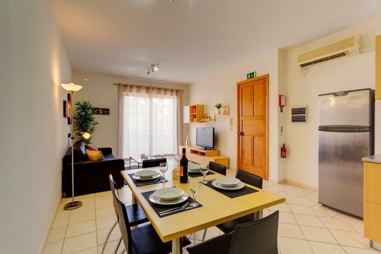 Spacious, Top Location Sliema Apartment Esterno foto